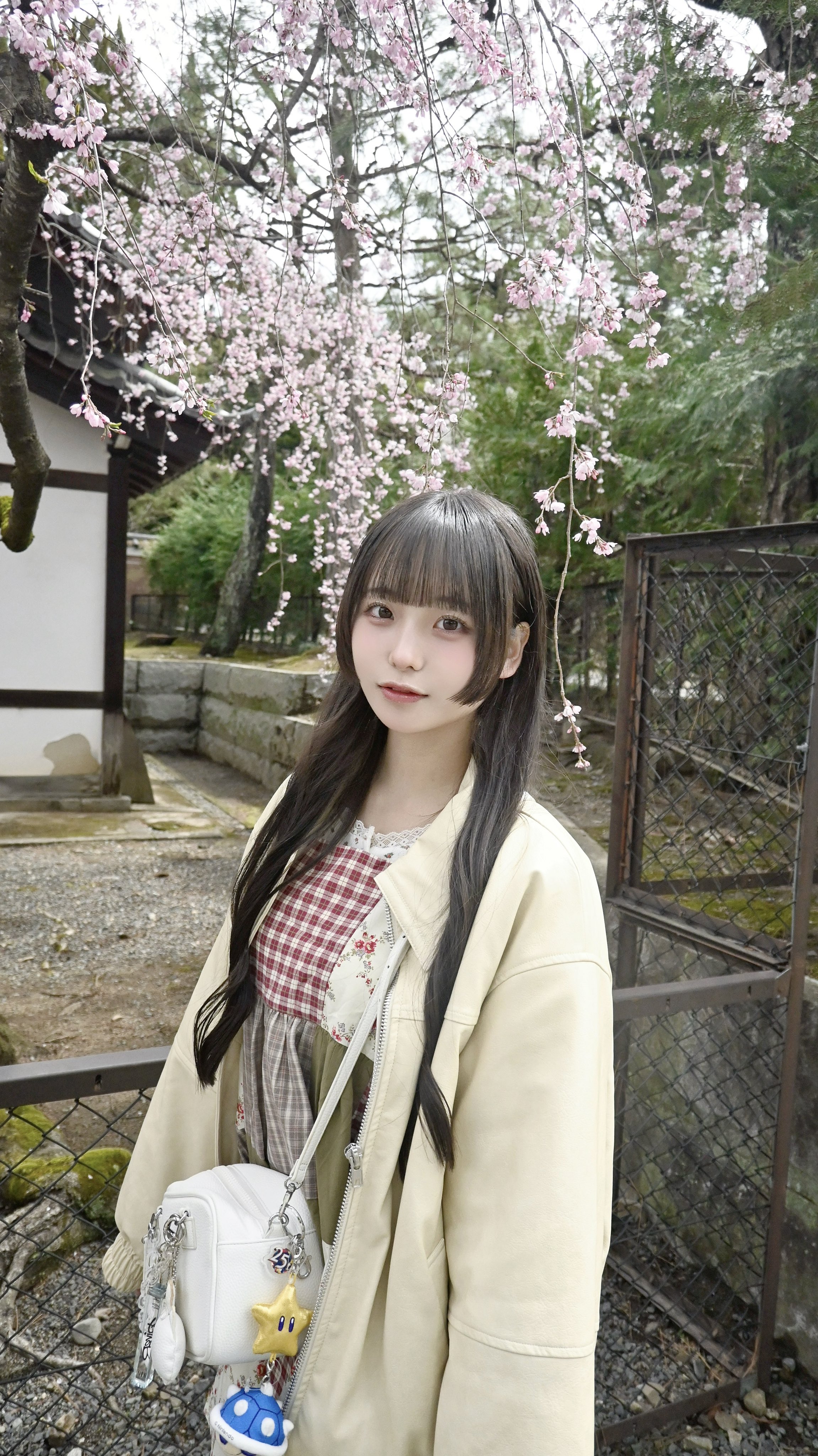 白川千尋 私服ソロ写真