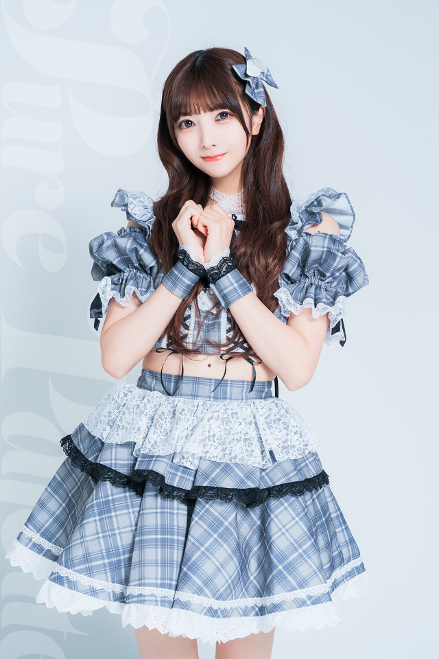 白色衣装の天音雫公式プロフィール写真