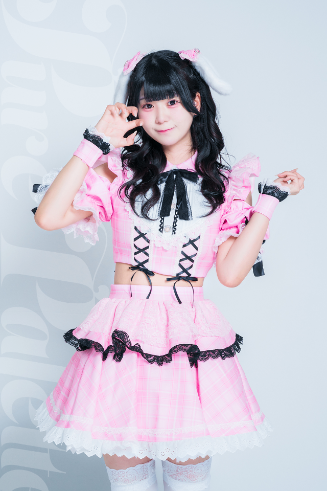 ピンク色衣装の苺花あむ公式プロフィール写真