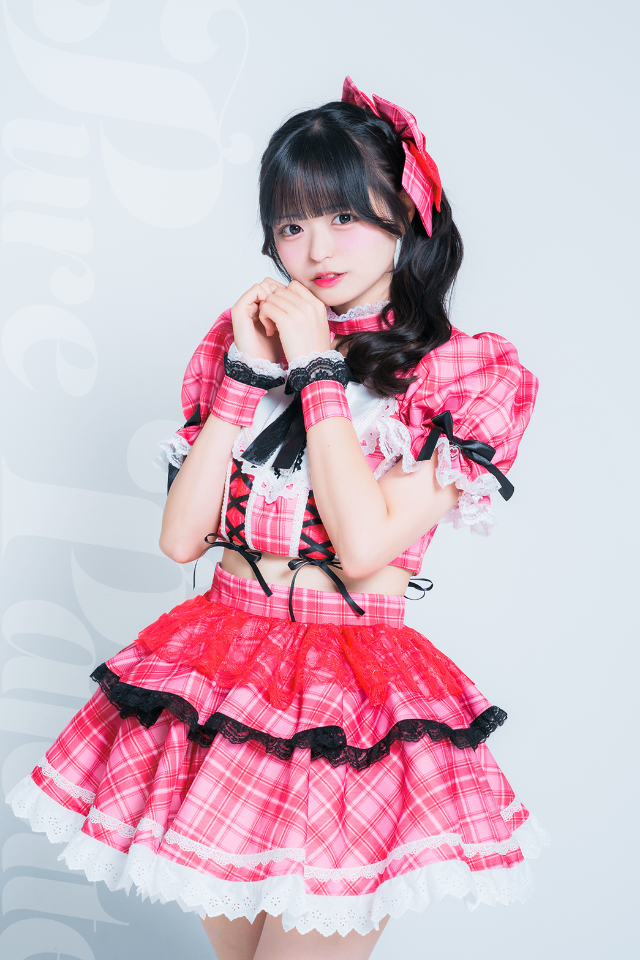 赤色衣装の東雲かのん公式プロフィール写真